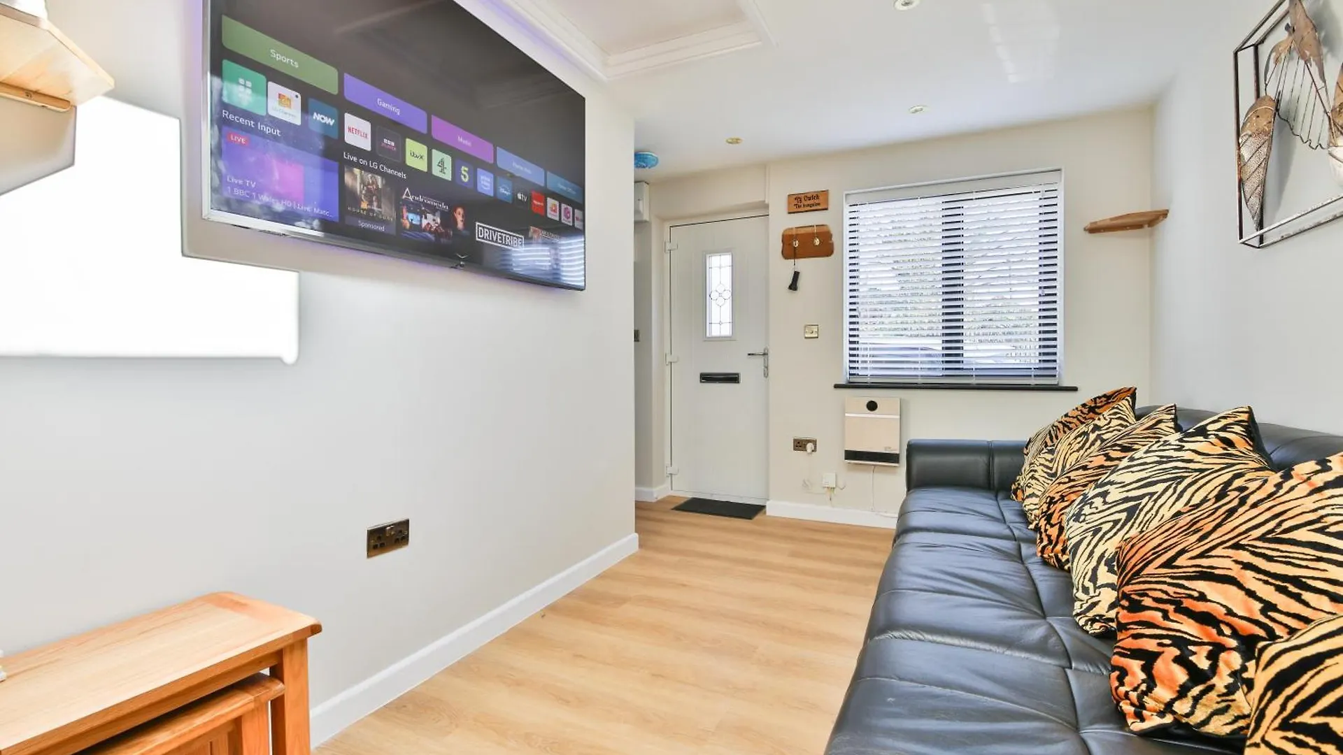 Luxury Cosy Central Detached Cardiff Bungalow With Free Parking 0*,